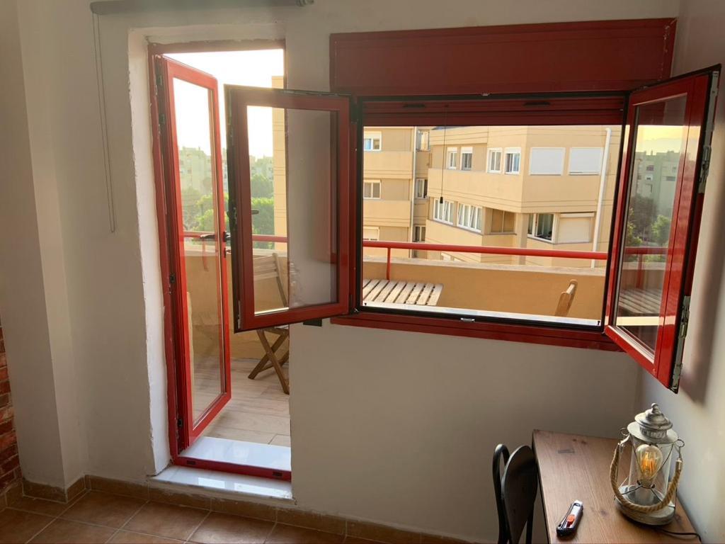 Room In A Shared Apartment Touching The Border :) La Línea de la Concepción Eksteriør bilde